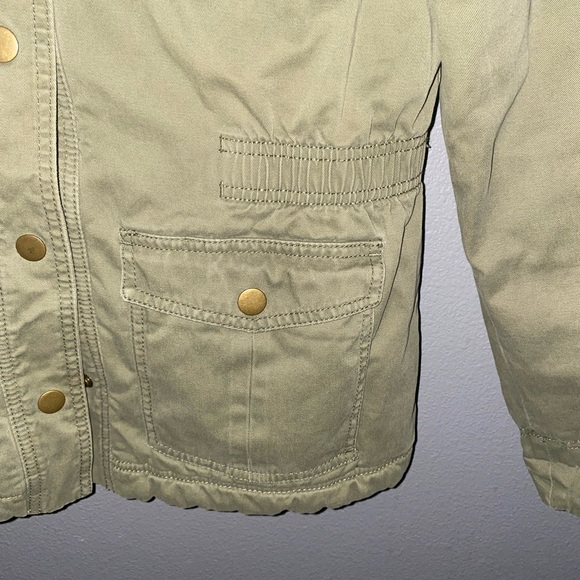 Old Navy Size Medium Warm Coat Green w/ 4 pockets all snaps in working condition - Picture 4 of 6